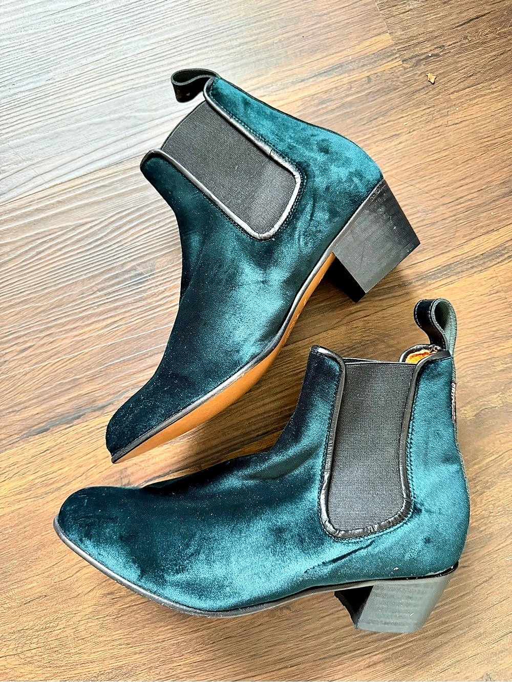Penelope Chilvers Velvet Chelsea Boots Green EU 38